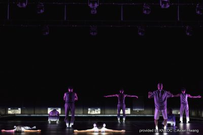 照明協力：The Korea National Contemporary Dance Company「Writing Using」01