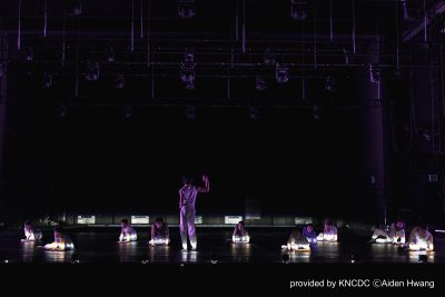 照明協力：The Korea National Contemporary Dance Company「Writing Using」02